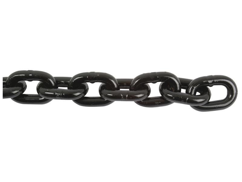 Zwarte metalen ketting met ovale schakels op een witte achtergrond